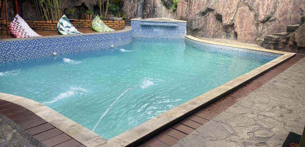 Sentosa Lodge Padang  Exteriör bild